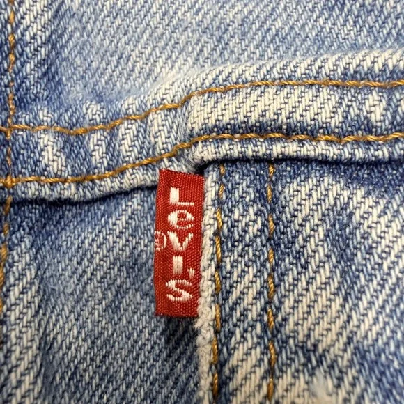 Levis Relaxed Trucker Jacket Mens XL Light Wash Blue Denim Cotton Vintage Style - Picture 3 of 15